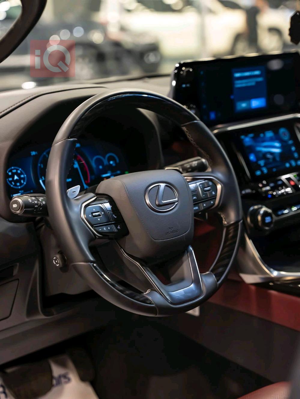 Lexus LX